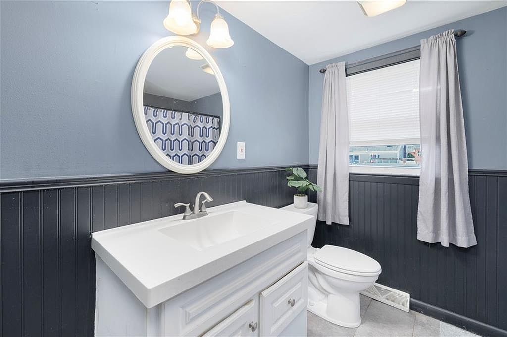 74 Stephens Ave Warwick, RI 02886 | Single Family