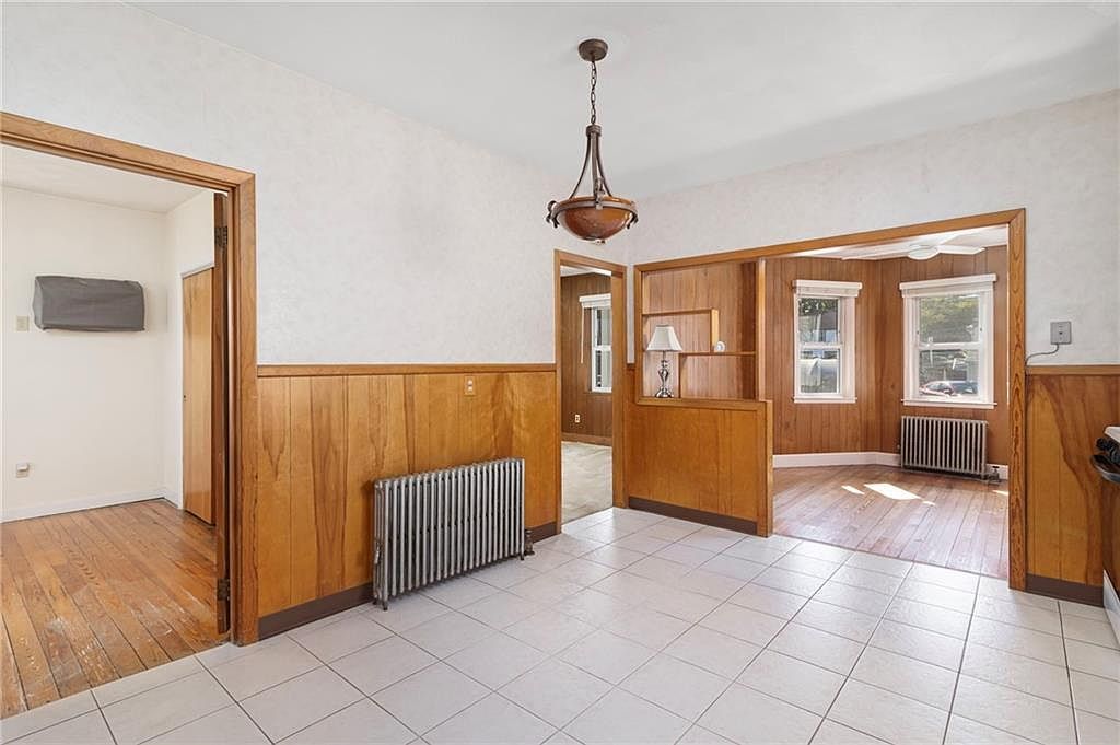 82 Clemence St Cranston, RI 02920  | Single Family