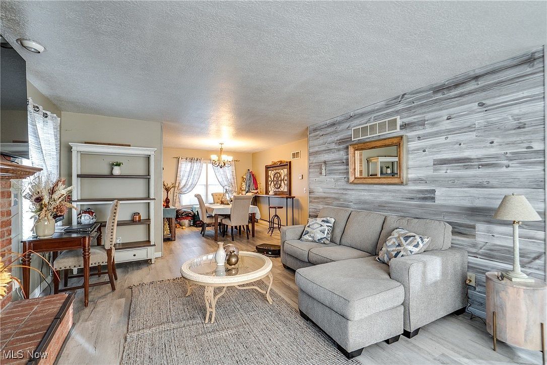 504 Burnett Ave Dalton, OH 44618  | Single Family