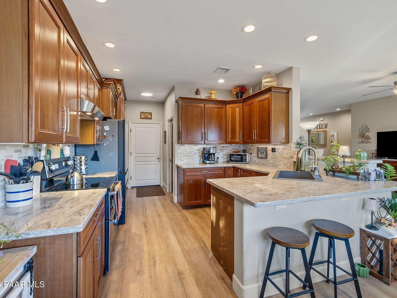 469 N La Paz St Dewey, AZ 86327  | Single Family