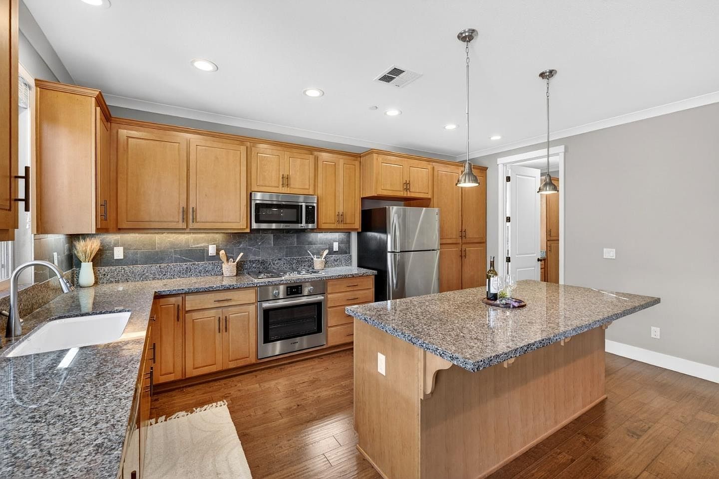 1557 Santana Ranch Dr Hollister, CA 95023 | Single Family