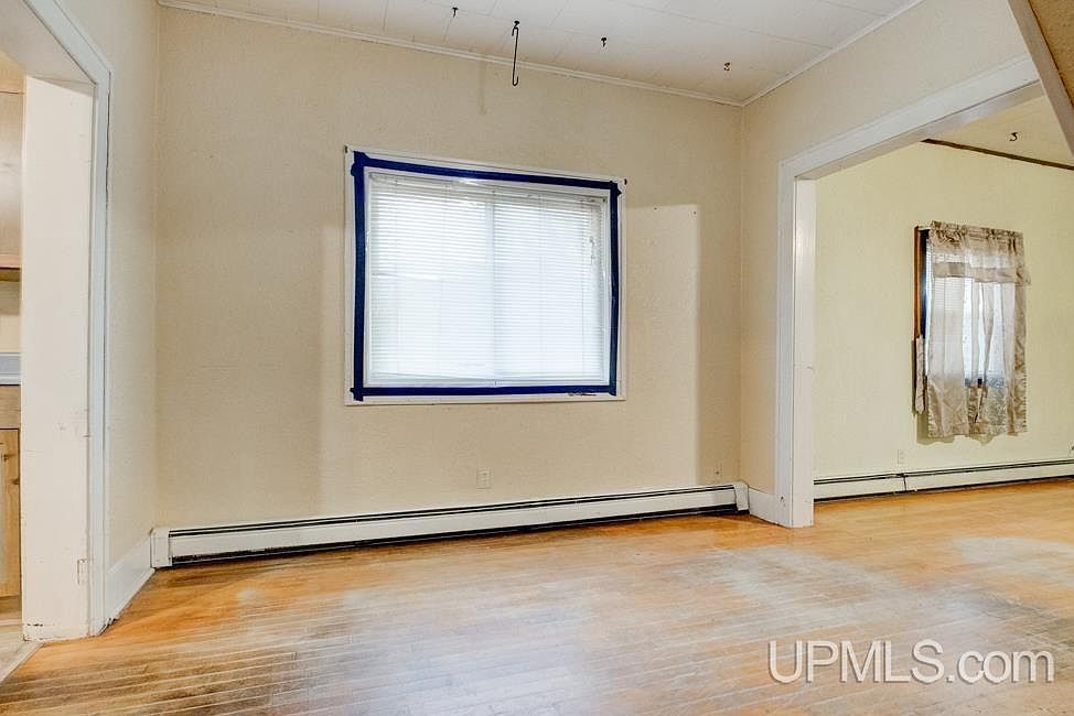 501 Superior Ave Gladstone, MI 49837 | Single Family