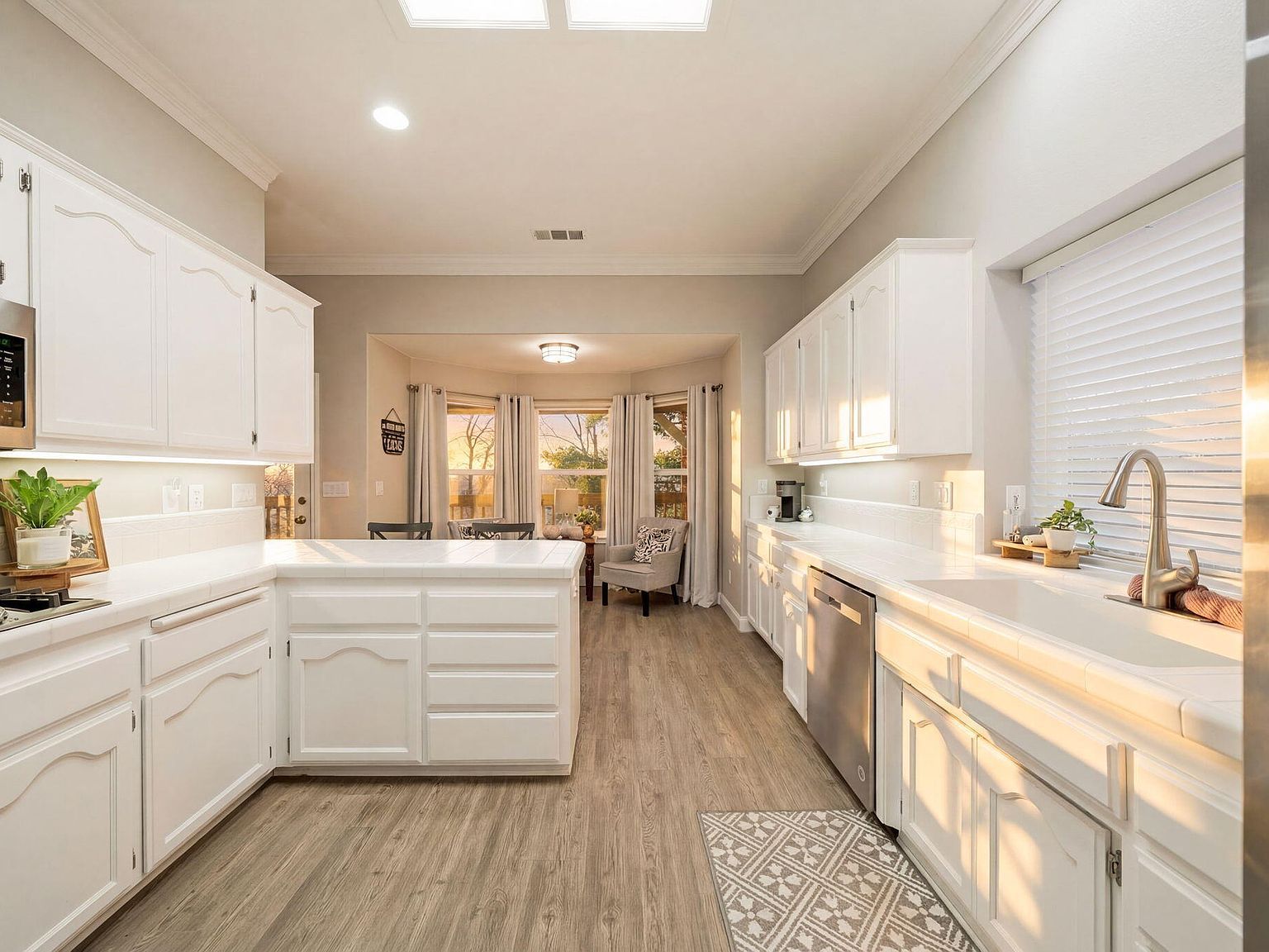 332 Franciscan Trl Redding, CA 96003  | Single Family