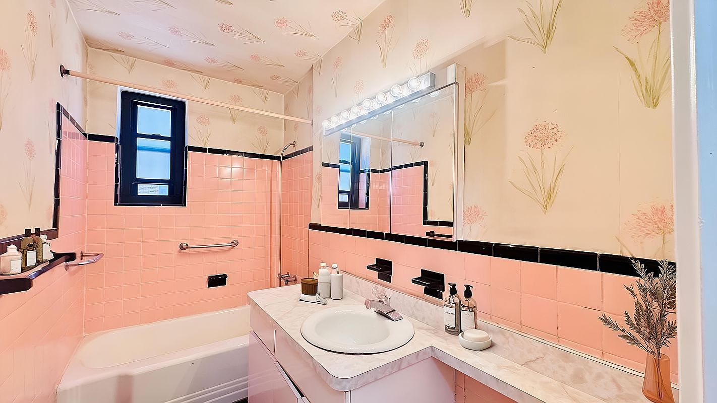 32-22 91st St #106 East Elmhurst, NY 11369  | Condominium