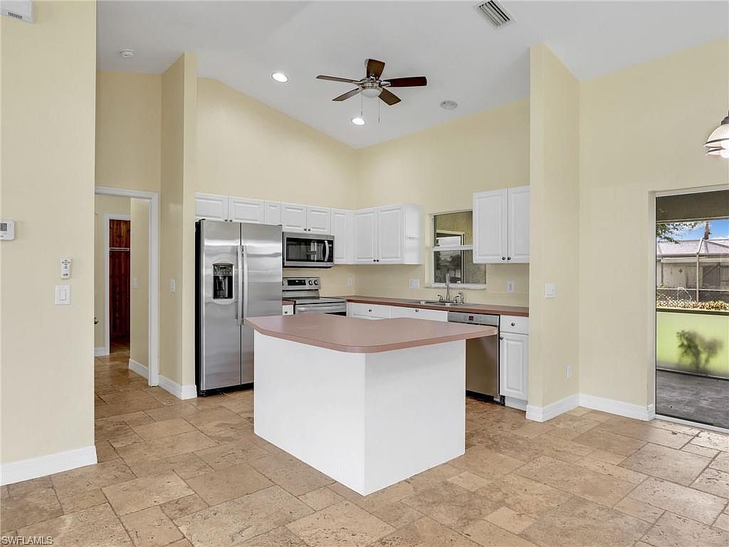 305 SE 16th Pl Cape Coral, FL 33990  | Single Family