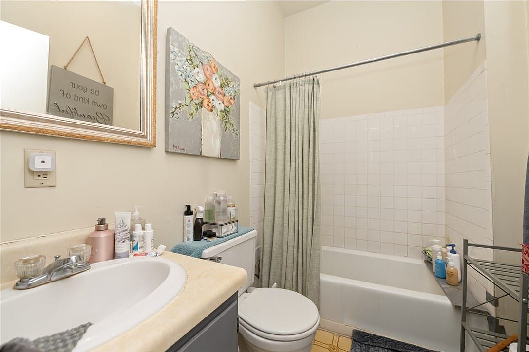 239-255 Reynolds Dr Rochester, NY 14608  | Multi Family