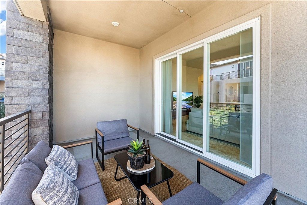 158 Abacus Irvine, CA 92618  | Condominium