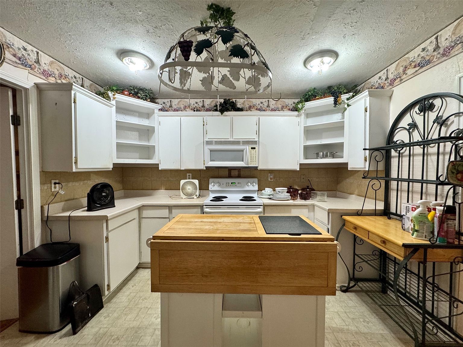 9460 County Road 2403 Tool, TX 75143 | Single Family