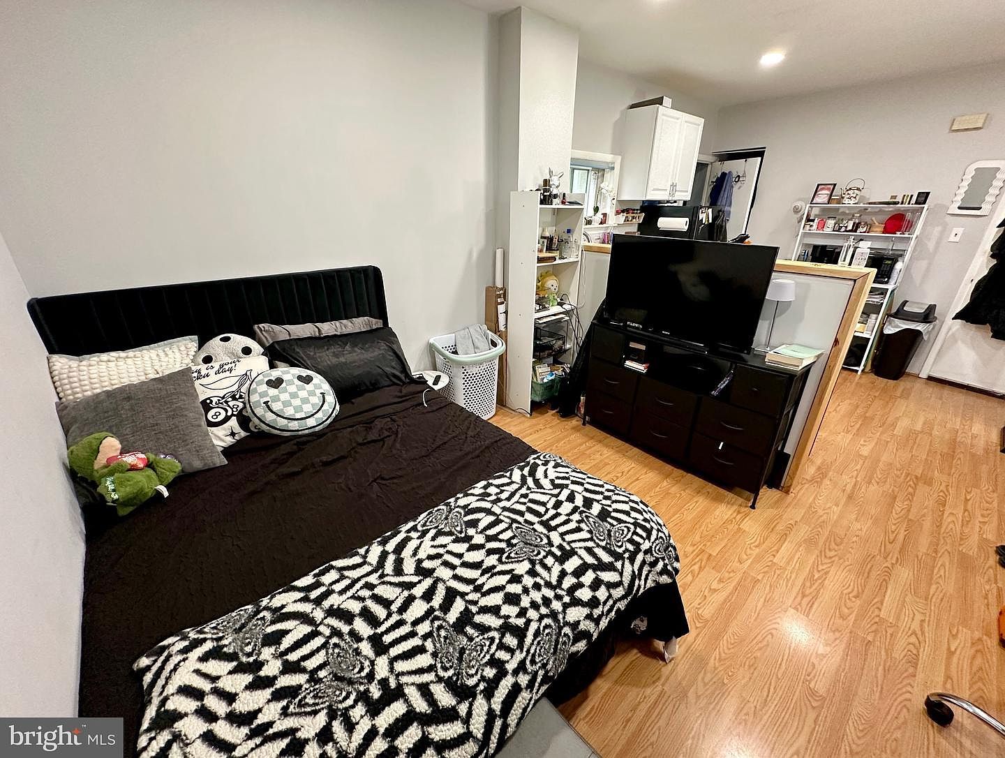 823 Christian St Philadelphia, PA 19147  | Single Family