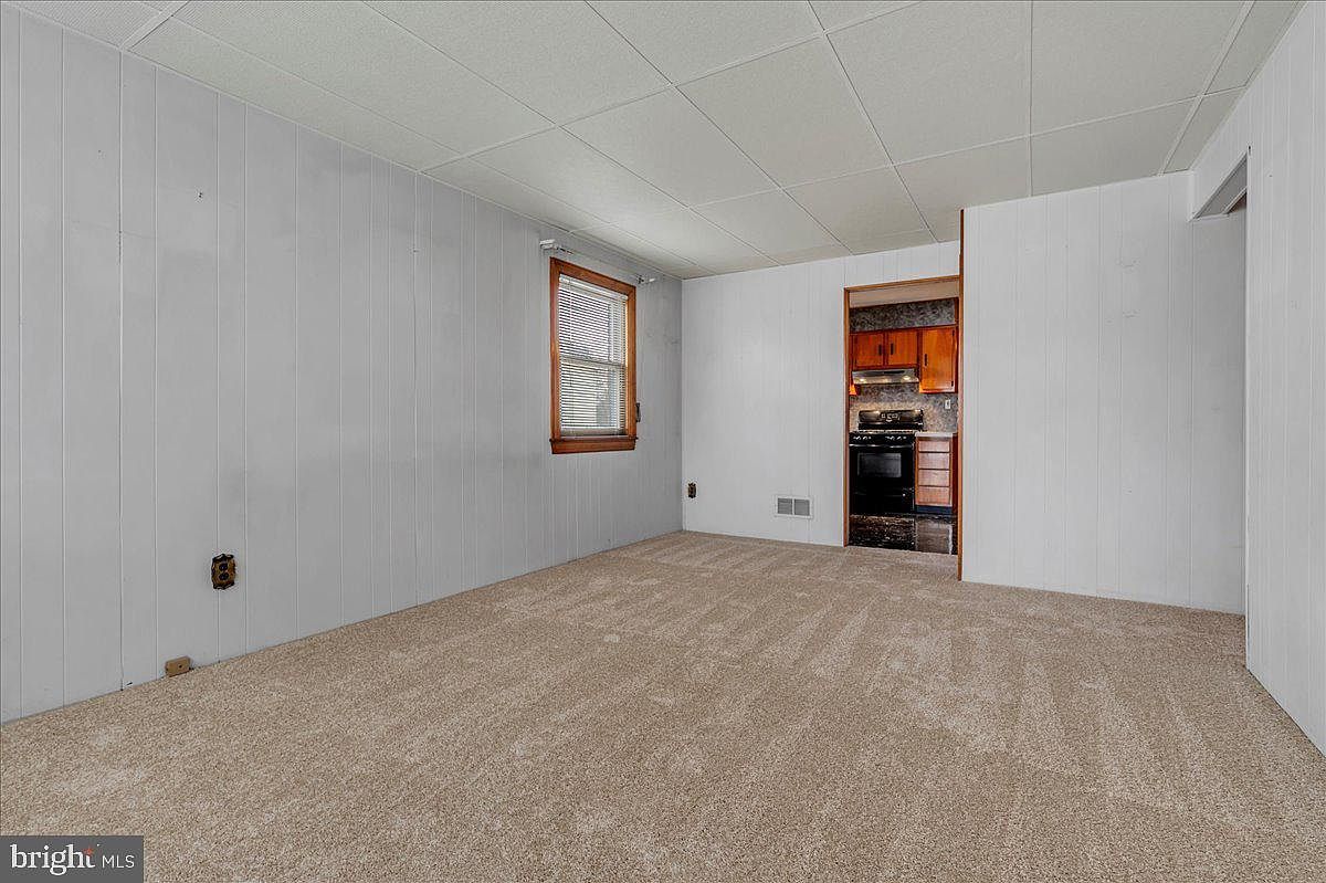 327 Pennewill Dr New Castle, DE 19720  | Single Family