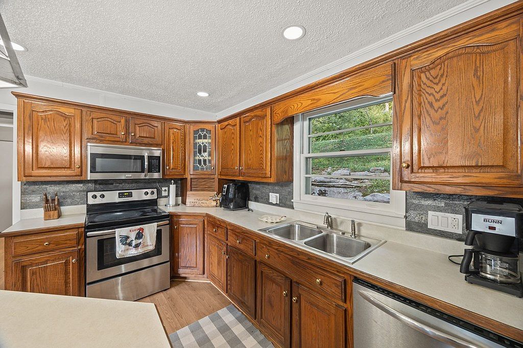 334 SW Wartrace Hwy Pleasant Shade, TN 37145  | Single Family