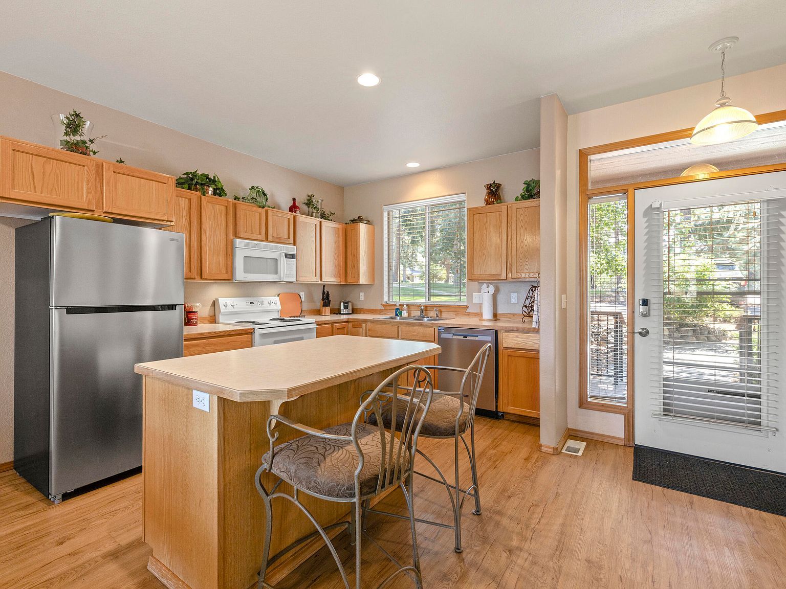 5053 Falcon Dr Klamath Falls, OR 97601  | Single Family