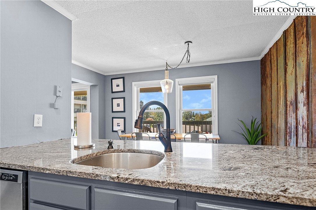 301 Pinnacle Inn Rd UNIT 3207 Banner Elk, NC 28604  | Condominium