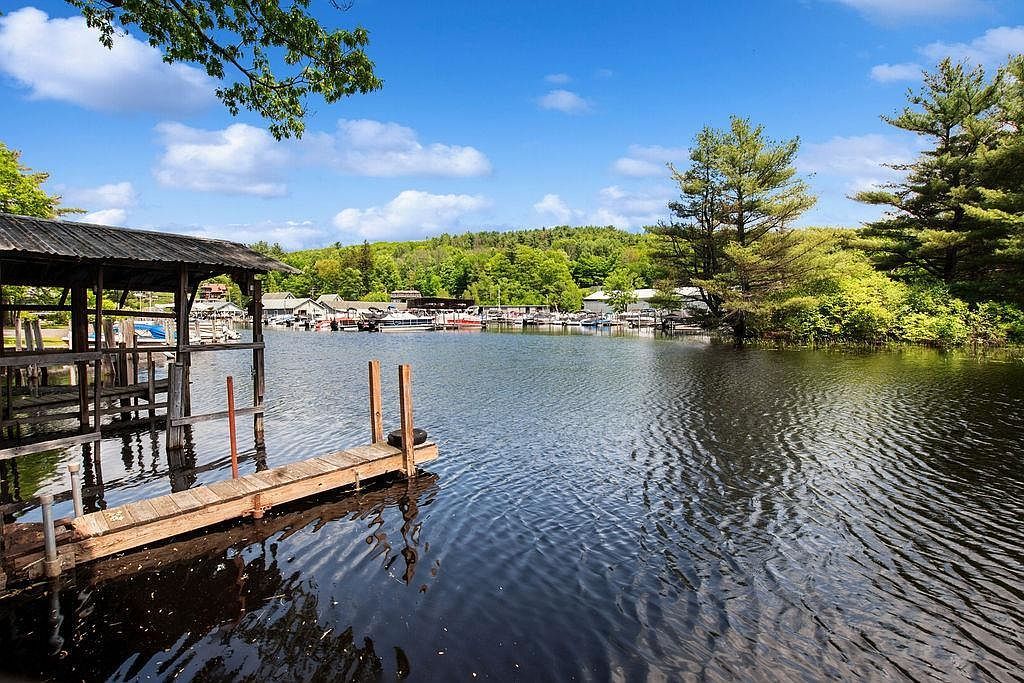 23 Riverlake St Alton Bay, NH 03810  | Single Family