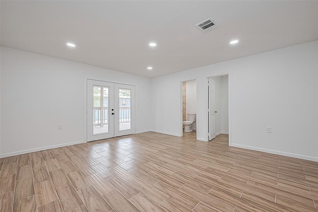 371 County Road 5015 Cleveland, TX 77327  | Single Family