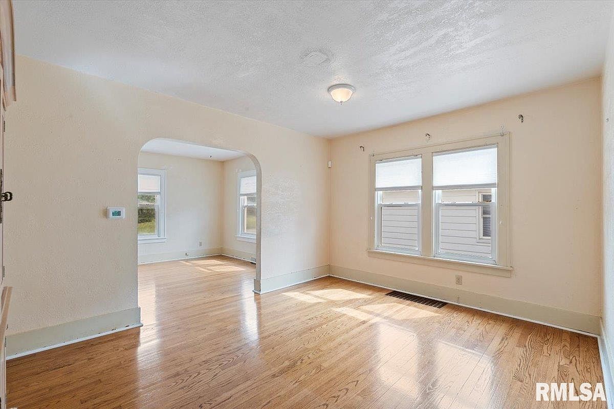 2416 30th St Rock Island, IL 61201  | Single Family