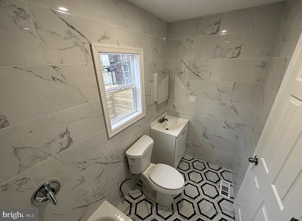 2546 W Seltzer St Philadelphia, PA 19132  | New build