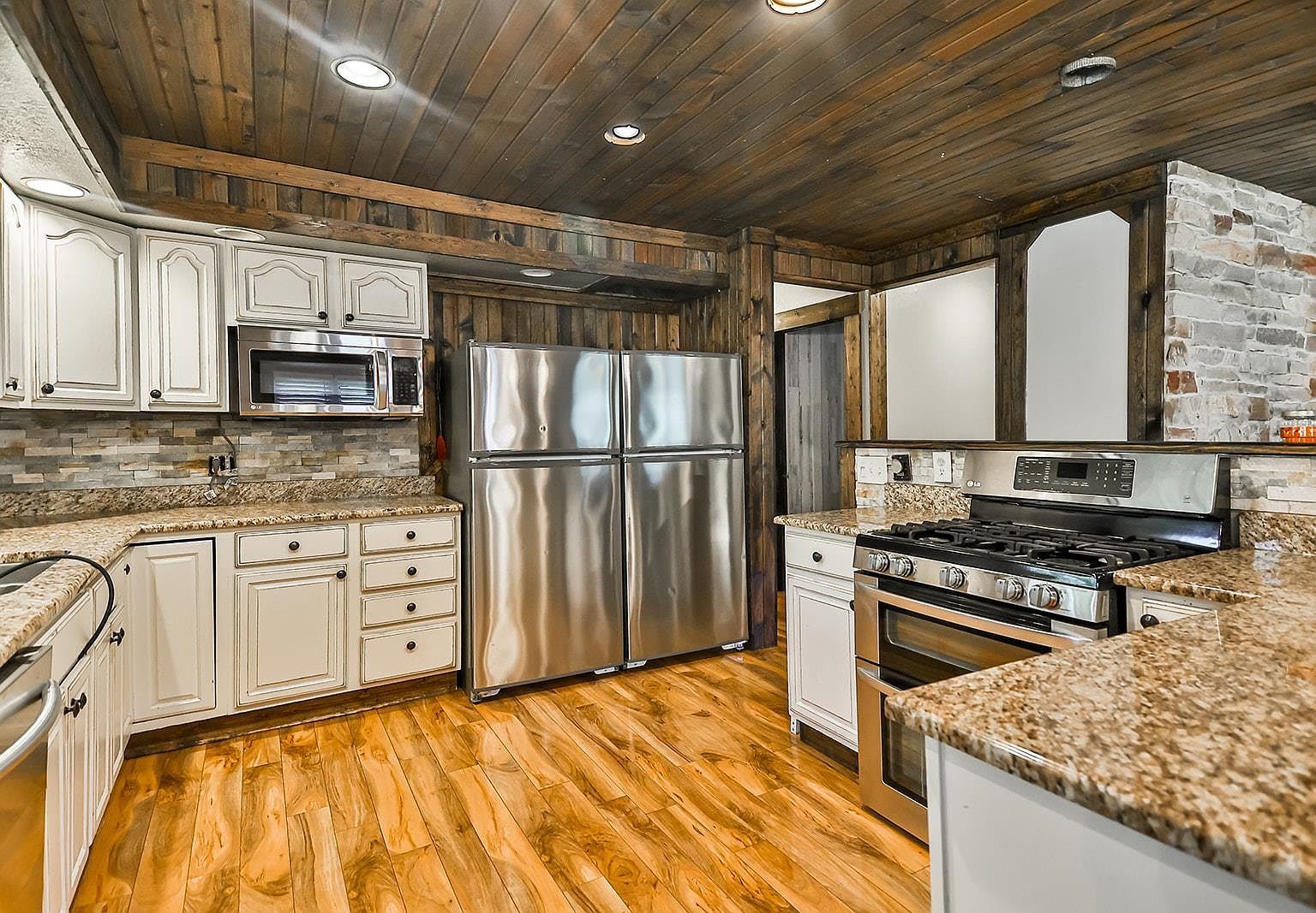 3579 S Bend Rd Rockford, IL 61109 | Single Family