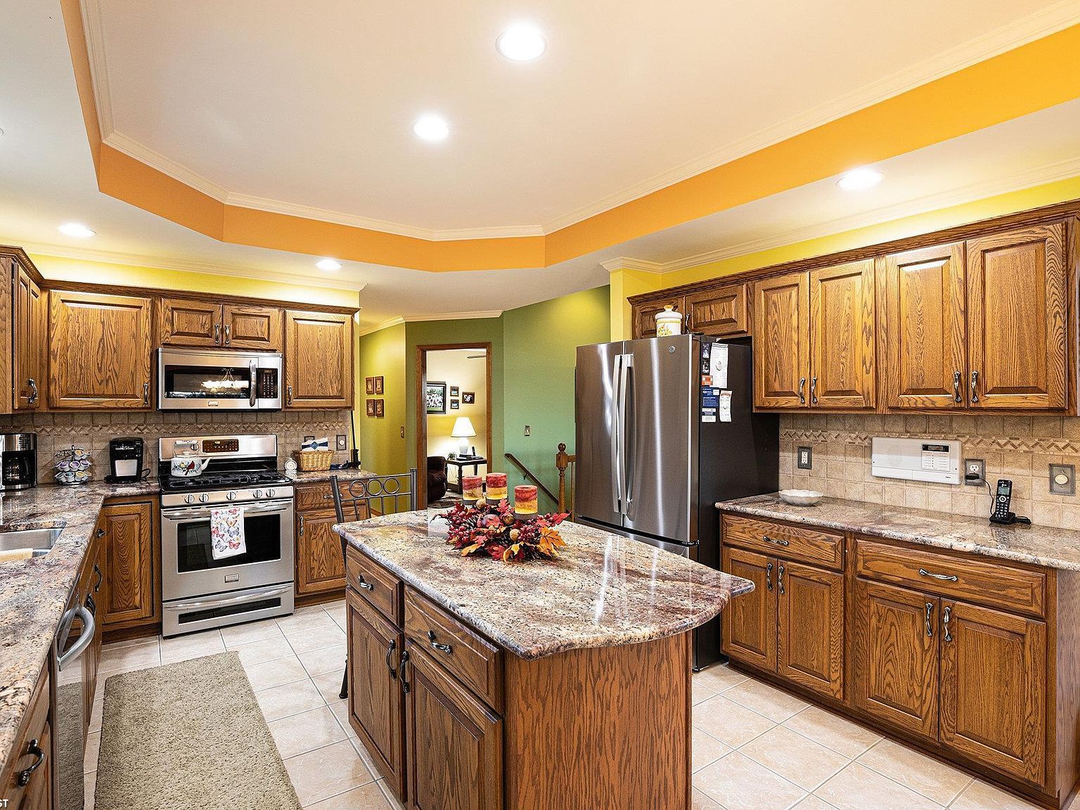 18899 Sandhurst Dr Clinton Township, MI 48038 | Single Family