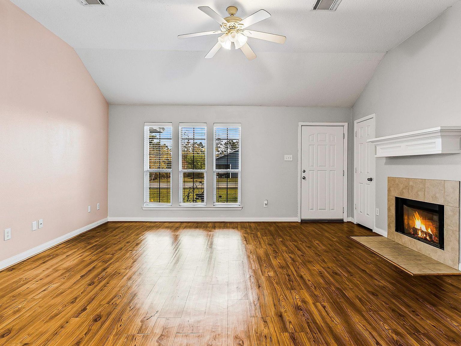 1060 Yaupon Cove Dr Onalaska, TX 77360  | Single Family