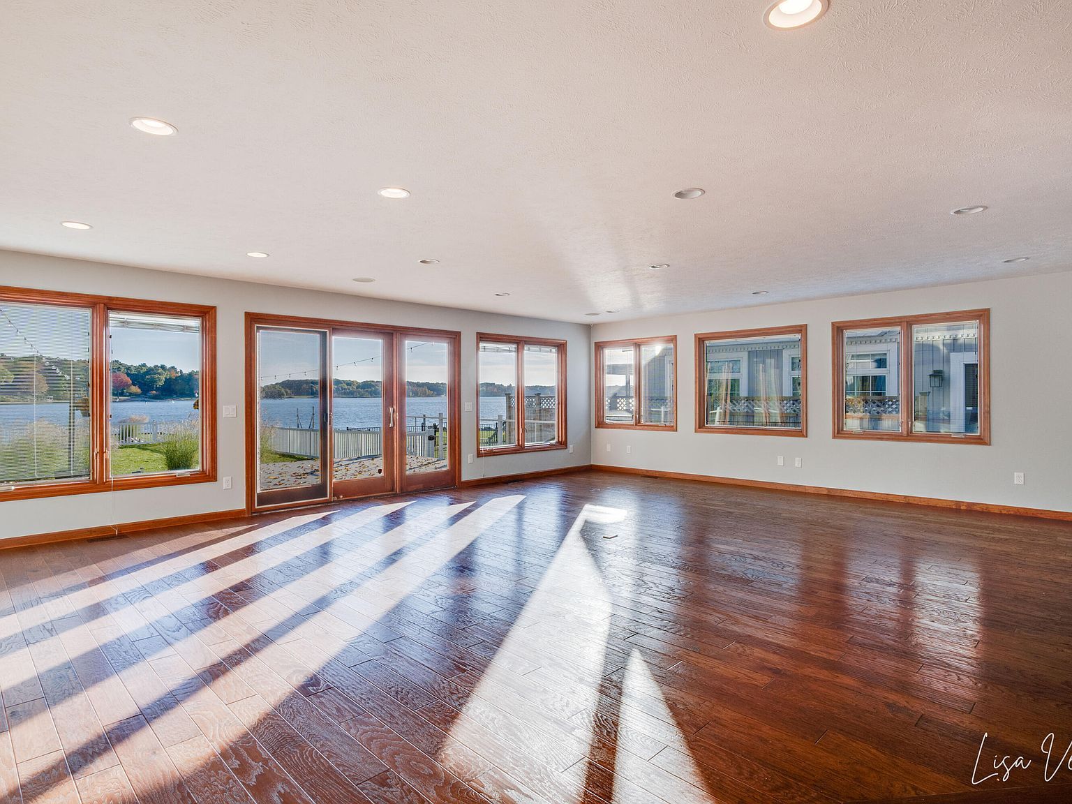 447 Lakeshore Blvd Muskegon, MI 49444  | Single Family