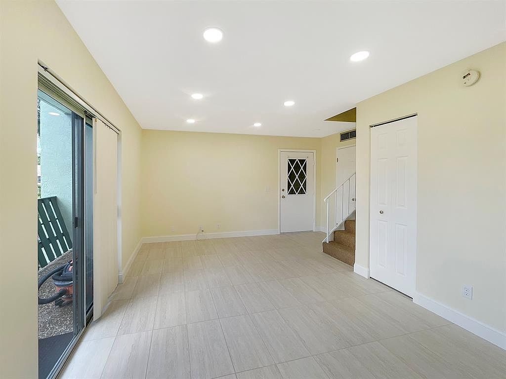 8921 NW 28th Dr APT B Pompano Beach, FL 33065 | Condominium