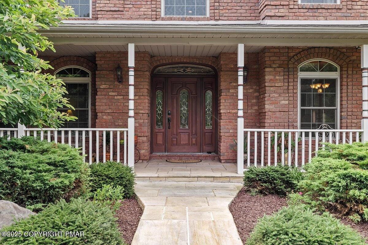 118 Chris Ali State Pl East Stroudsburg, PA 18302 | Single Family