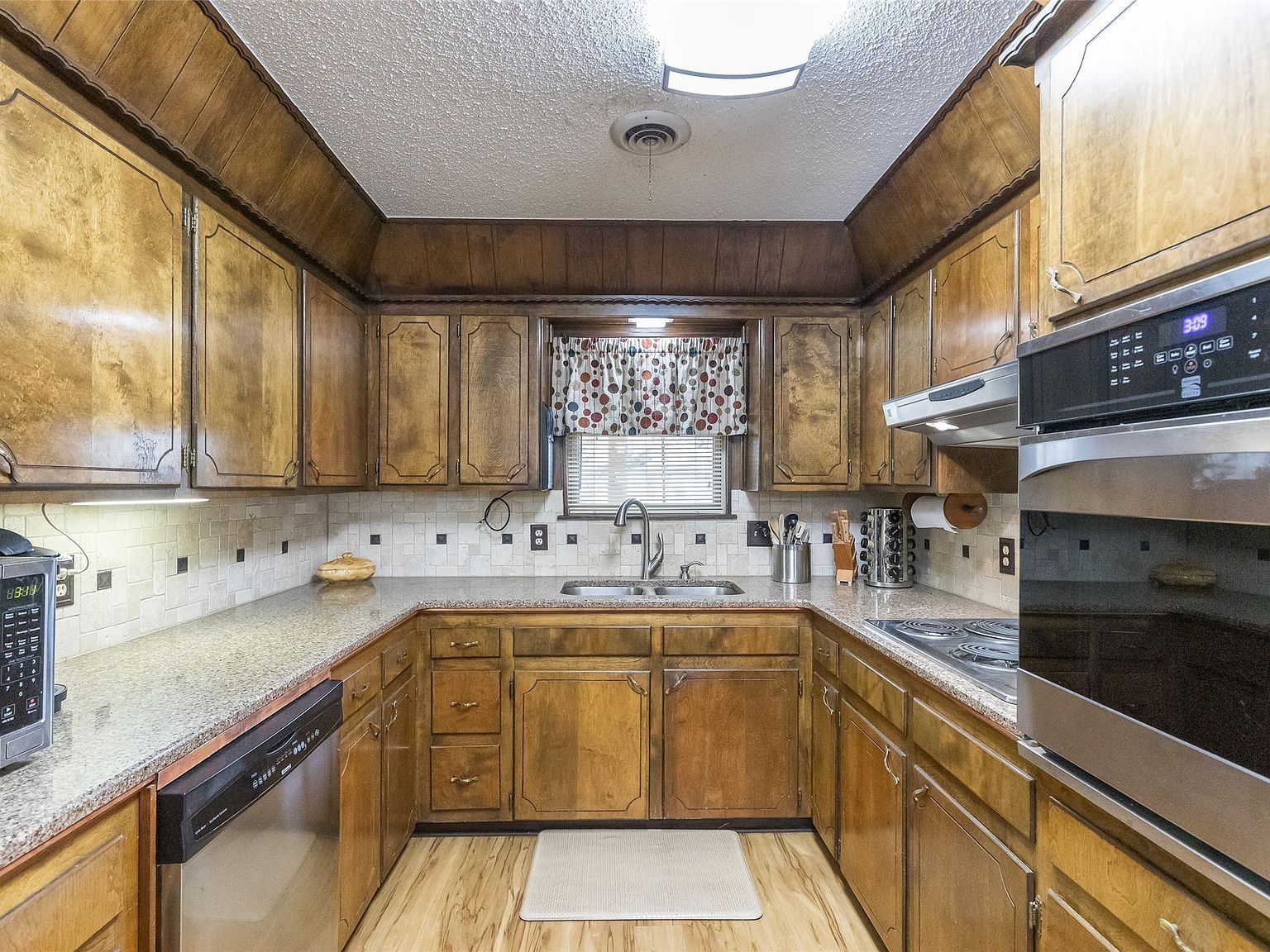 476 Scott St Tye, TX 79563  | Single Family