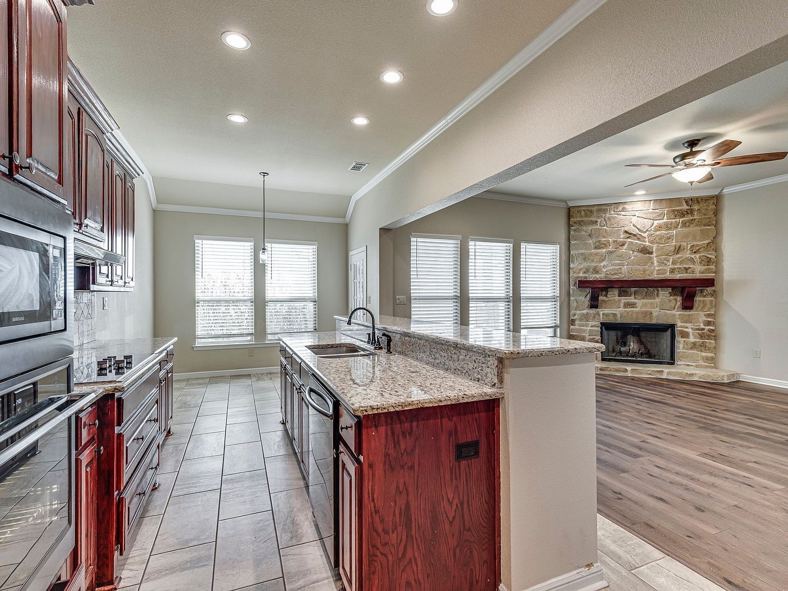 901 Hoyt Rd Waxahachie, TX 75167  | Single Family