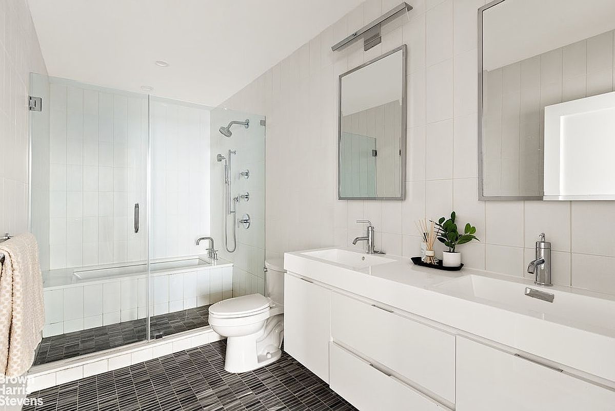 32 W 119th St New York, NY 10026  | Single Family