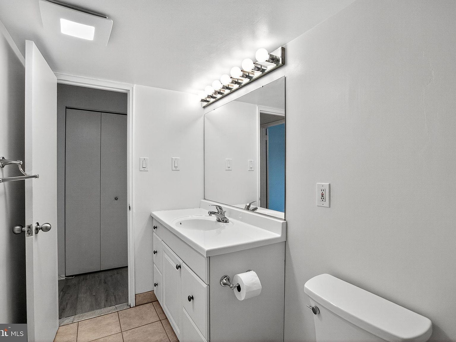 4600 S Four Mile Run Dr APT 421 Arlington, VA 22204  | Condominium