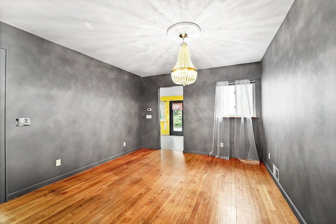 1 Edgecomb Rd Binghamton, NY 13905  | Single Family