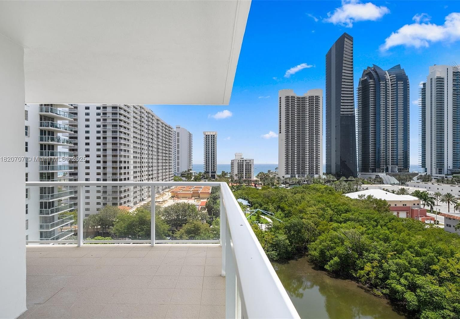 230 174th St APT 1119 Sunny Isles Beach, FL 33160 | Condominium