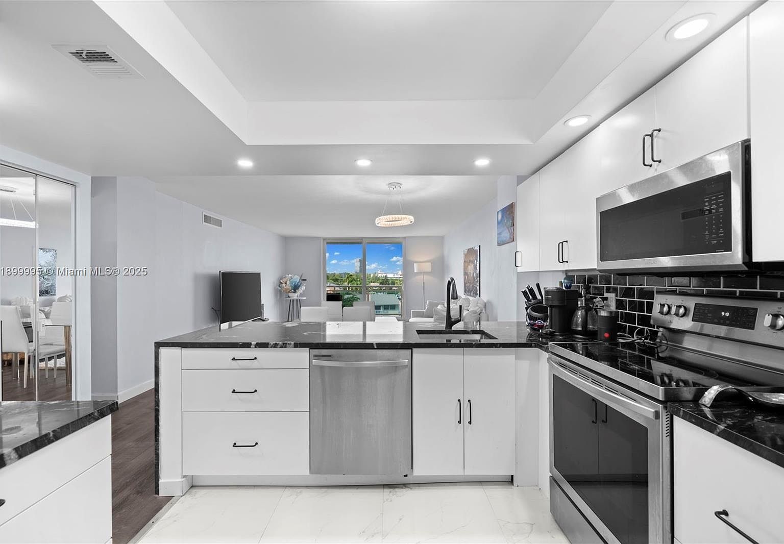 437 Golden Isles Dr APT 5J Hallandale Beach, FL 33009  | Condominium