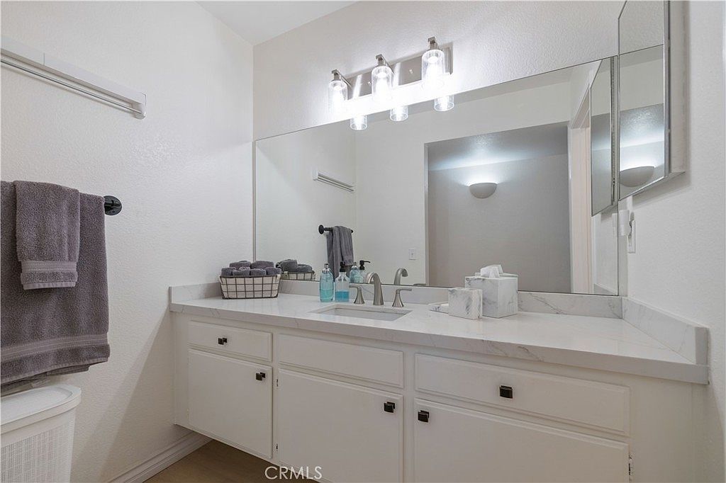 24474 Valle Del Oro UNIT 201 Santa Clarita, CA 91321  | Condominium
