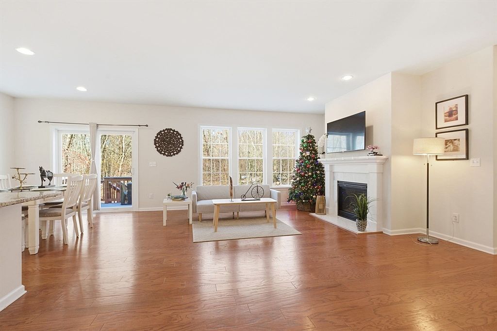 194 Stonehaven Dr Weymouth, MA 02190 | Single Family