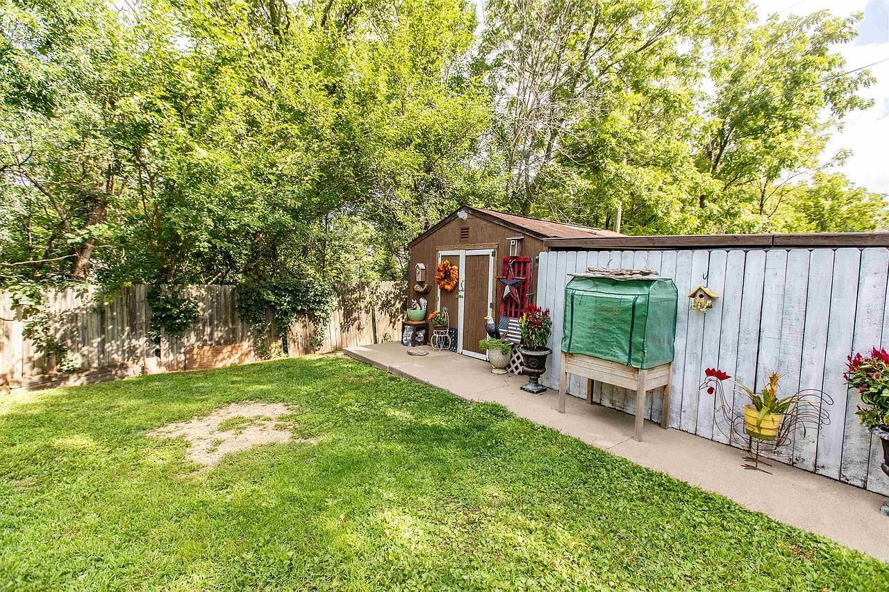 100 Jentz Dr Potosi, WI 53820  | Single Family