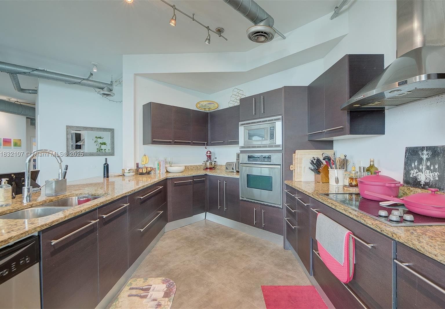 700 NE 25th St APT 1604 Miami, FL 33137 | Condominium