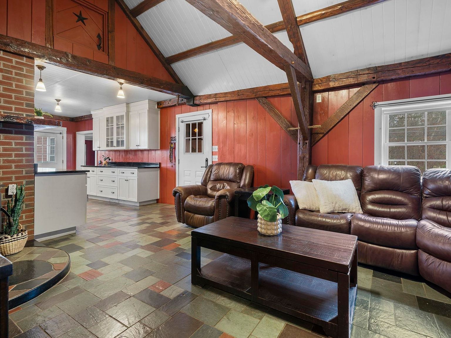 27 Old State Rd Epping, NH 03042 | Single Family