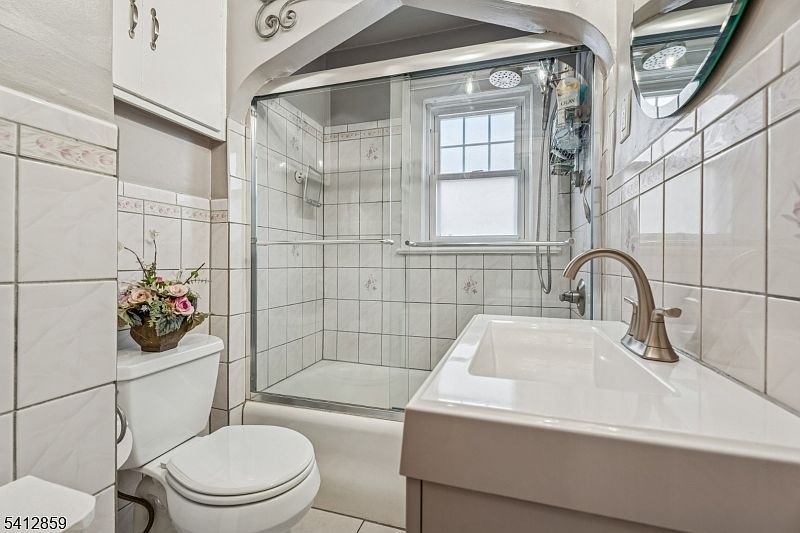 32 Fairview Pl Belleville, NJ 07109  | Single Family