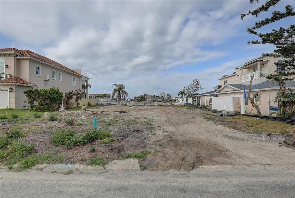 11100 5th St E LOT 24 Saint Petersburg, FL 33706  | Land/Lot