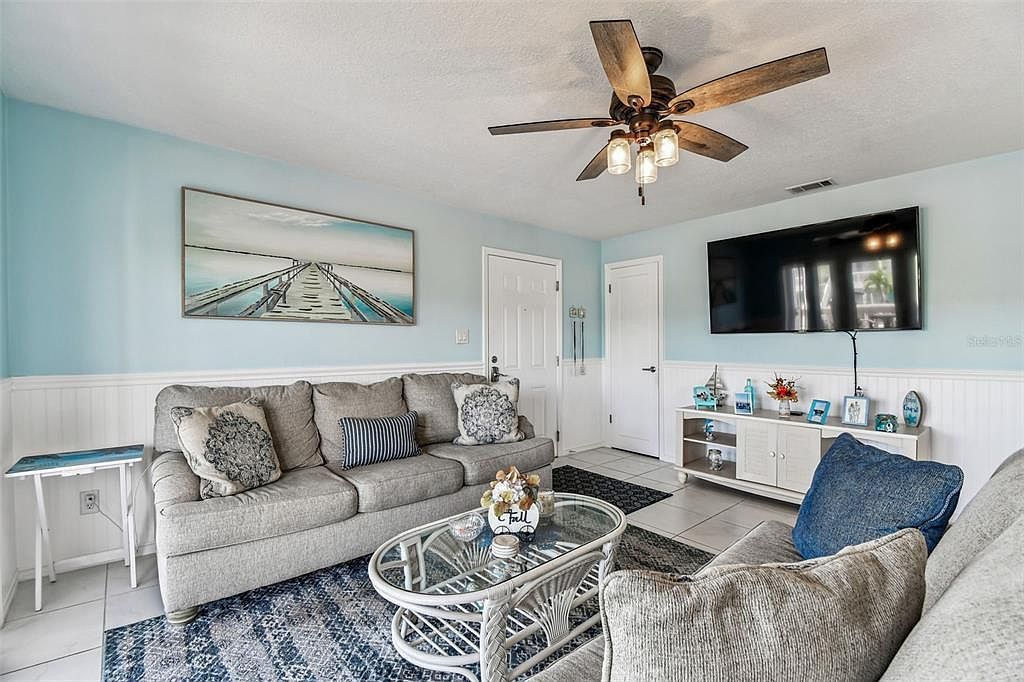 5116 Beach Dr SE APT D Saint Petersburg, FL 33705  | Condominium