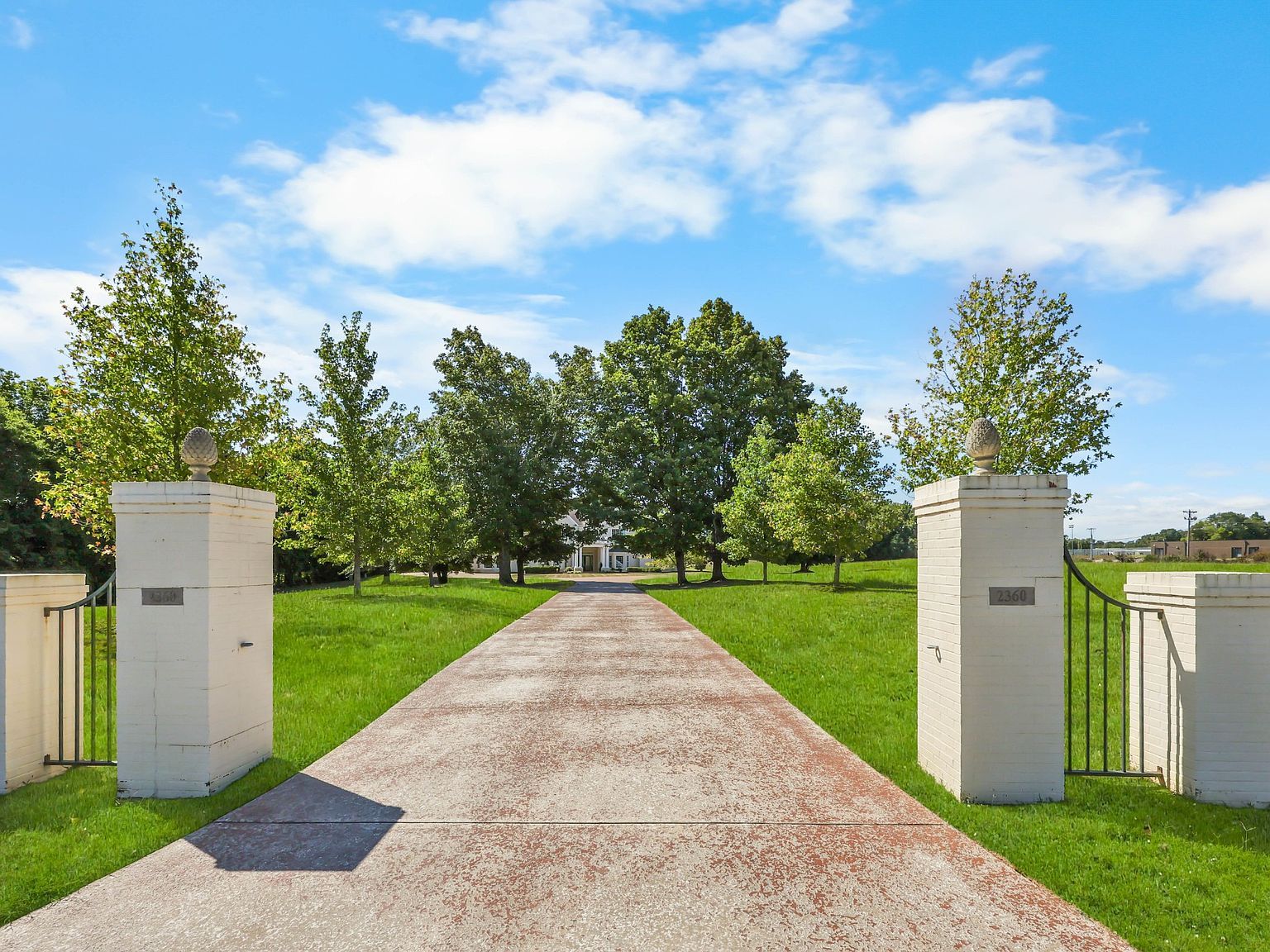 2360 Memorial Drive Ext Clarksville, TN 37043  | Single Family