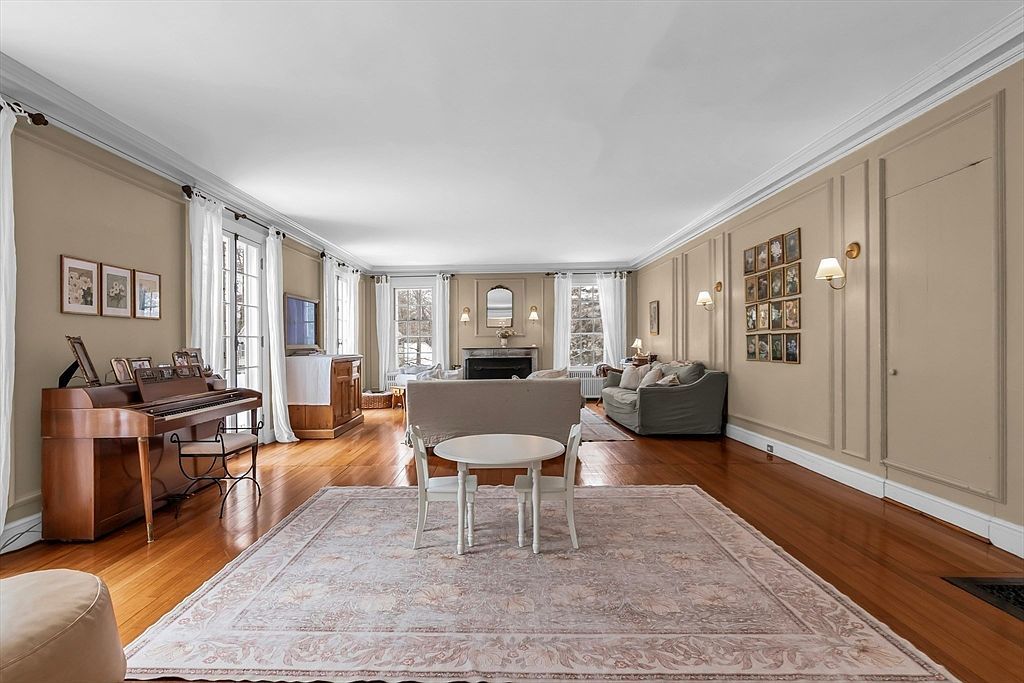 852 Hale St Beverly, MA 01915  | Single Family