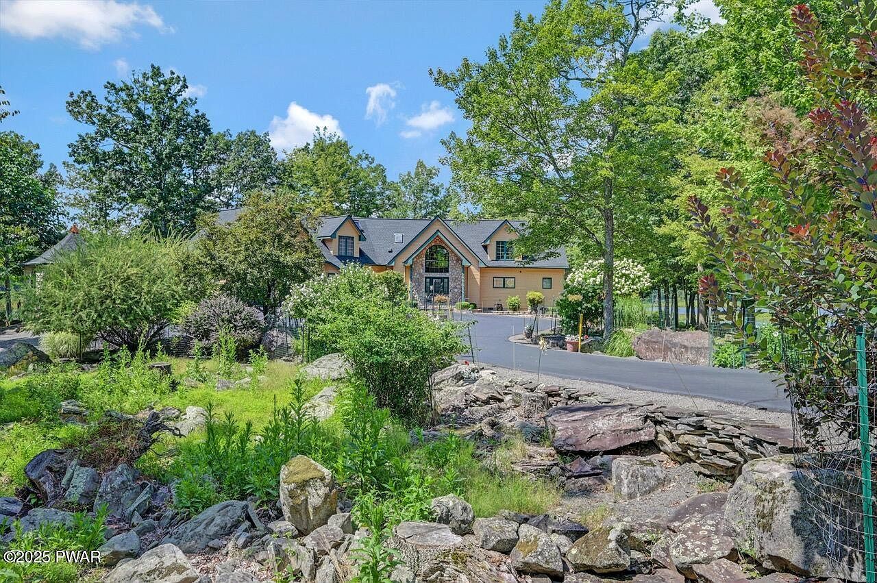 111 Bass Ct Lackawaxen, PA 18435 | Single Family