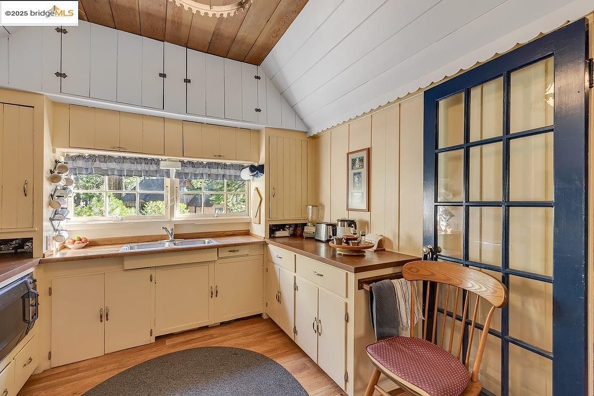 311 Fir Pinecrest, CA 95364  | Single Family