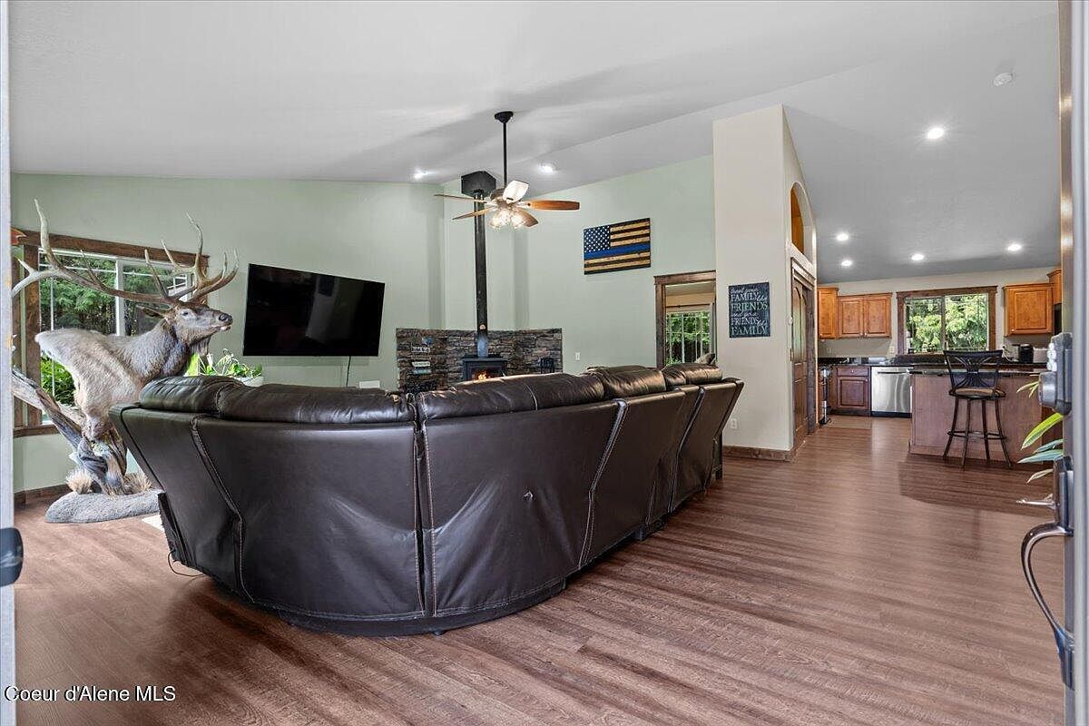 438 Berry Hl Cocolalla, ID 83813  | Single Family