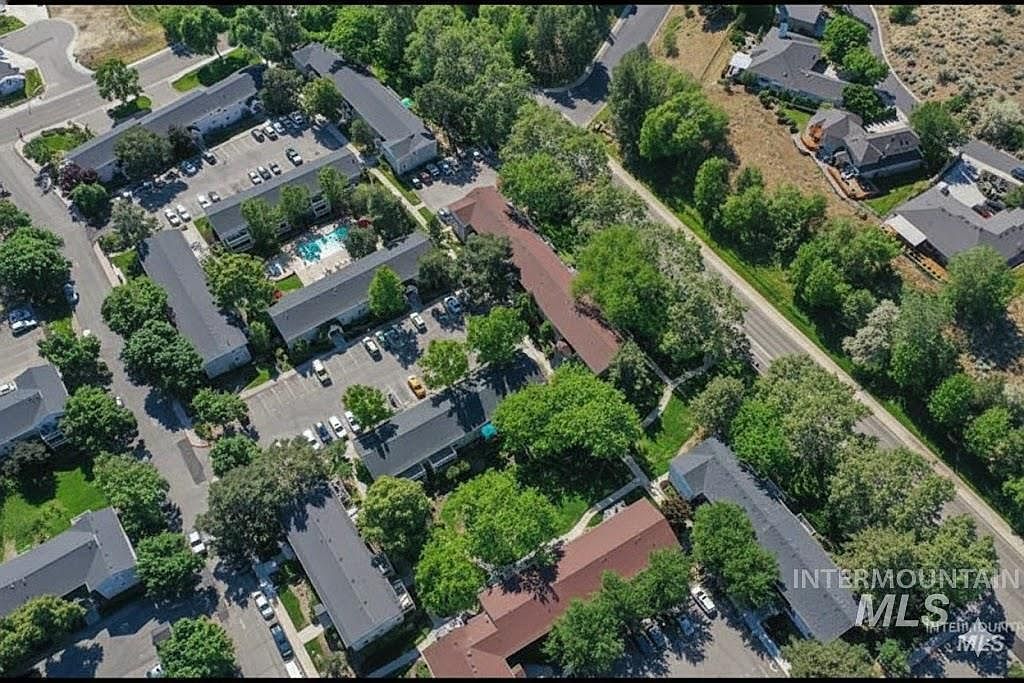 225 W Village Ln Boise, ID 83702  | Condominium
