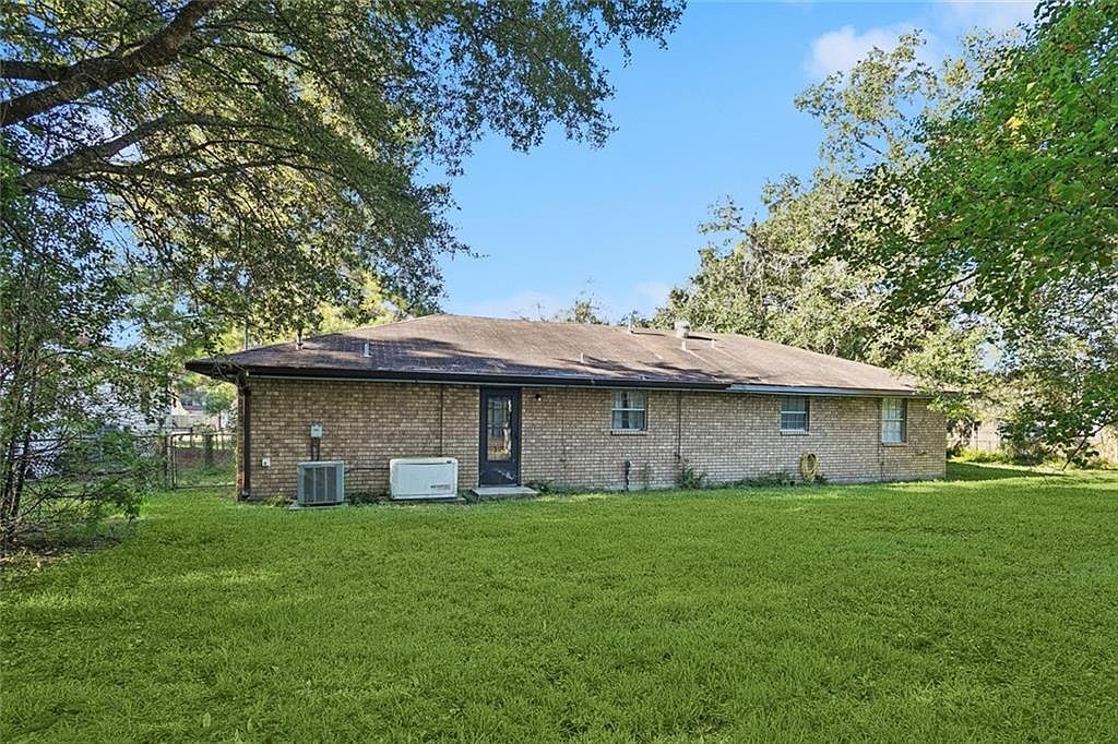 2312 Robin St Slidell, LA 70460  | Single Family