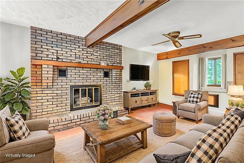 454 Cherokee Dr Butler, PA 16001 | Single Family